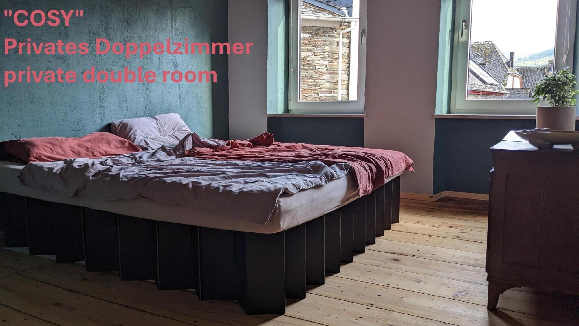 Monkey Factory - Mini Home-Stay Hostel Traben-Trarbach Eksteriør bilde